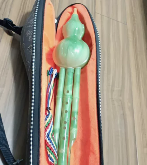 闲置一树脂葫芦丝，适合初学者，树脂材质比真...
