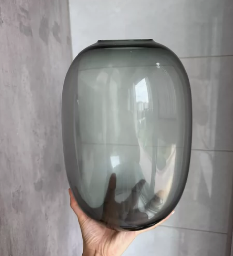 玻璃花瓶 瓶子 摆件 买来没怎么用 放在杂...