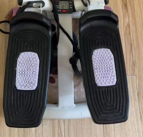 踏步机，带拉绳 有计步器 买回来用了几次，...