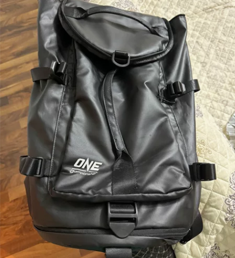 one冠军赛闲置背包,非常能装,99新的有...