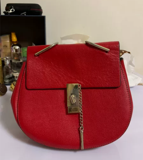 小猪包，头层牛皮，质量很好，五金有磨损，没...