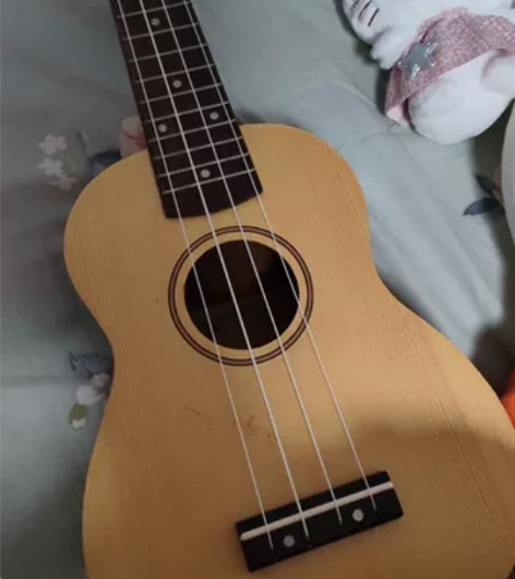 自用安德鲁尤克里里 音质超好 赠送备用琴弦...