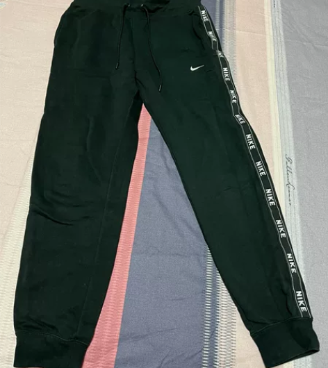 耐克运动裤九成新，超级舒服！100斤以下可...