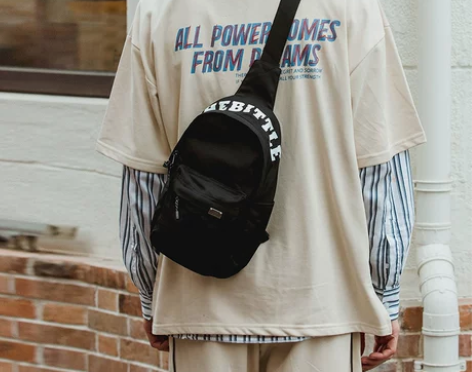 【88狂欢价】森马斜挎包男2020新款腰包...