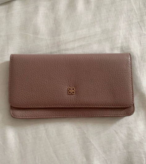 意尔康的女士钱包 质量很好的 买来的时候一百多呢 不怎么用 ...