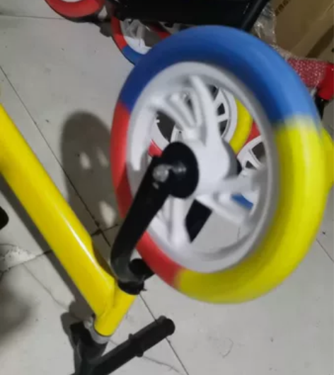 急售实体店关门低价清仓处理全新儿童平衡车滑...