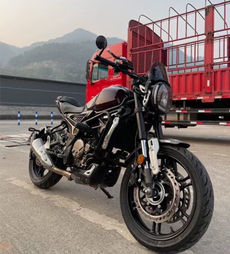 20年无极300AC成色车况精品。前后带ABS，标配USB充...