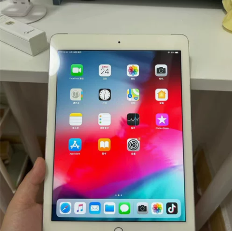 出售大学美女学姐，个人自用苹果ipad2代...