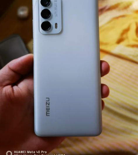 魅族18 128G 等风白色 屏幕前几天摔...