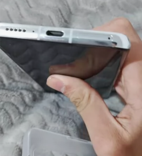 ?自用18Pro，12+256，屏幕有2道...