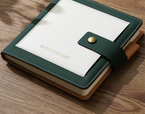 2024年新款高颜值款搭扣方形笔记本本子大...