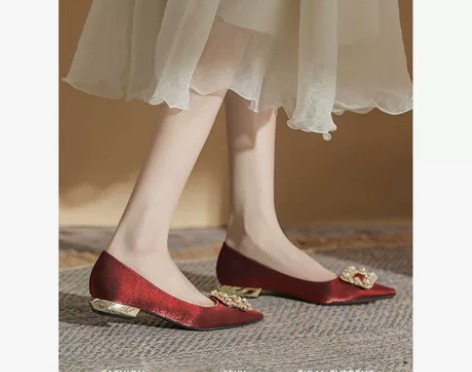平底绸缎红色孕妇婚鞋！婚纱秀禾两穿新娘鞋不...