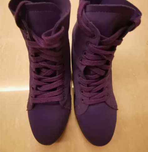 35码高帮内增高弹力鞋    半成新 感兴...