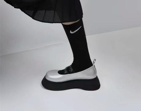 2021新款原创春季大头娃娃鞋JK银色厚底...