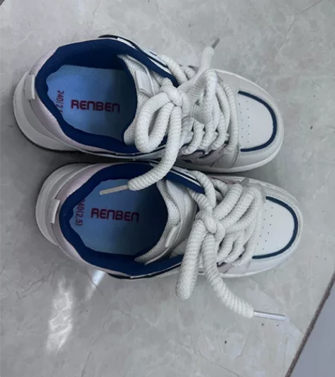 人本厚底女生小白鞋 38码 买小码了 仅试...