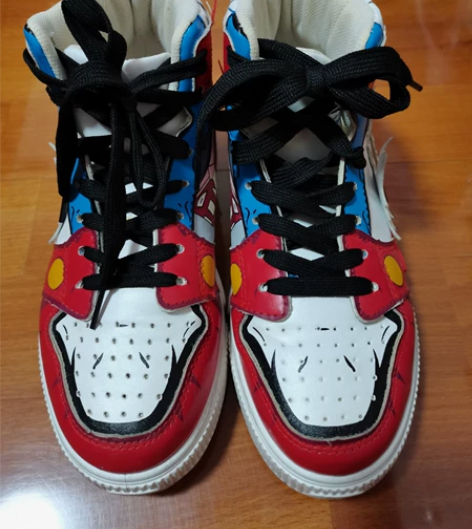 高帮板鞋“自来也” 小孩脚长的快，穿过几次...