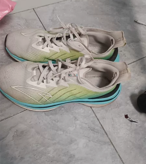 安踏马赫一 薄底竞速鞋 训练穿过一段时间 ...