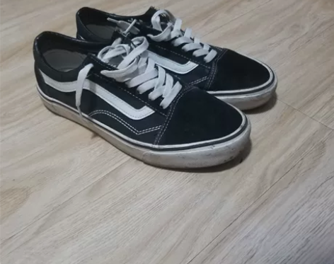 vans基础款 过生日朋友送的不知道是不是...