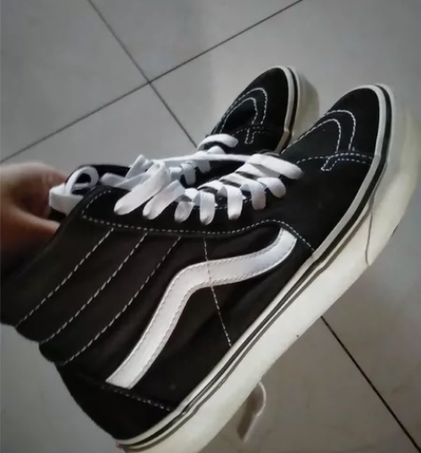 万斯高帮板鞋女款，37码，九五新，保正品，...