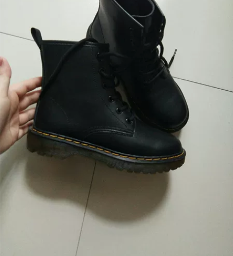 骆驼马丁靴英伦风六孔加绒无拉链 35码全新...