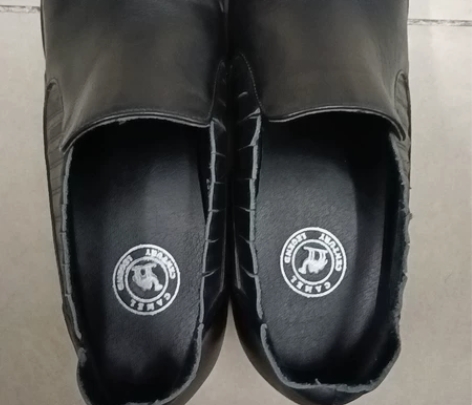 正品方跟骆驼女式皮鞋37码（基本全新）跟高...