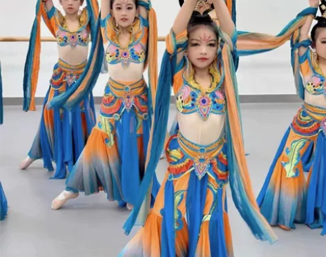 大漠飞天敦煌女童灼灼千姿古典乐天飘逸舞蹈服...