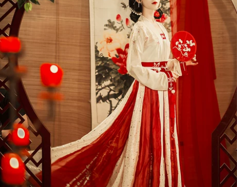 穿过一次 未洗M号 红色齐腰4.5m 可刀...