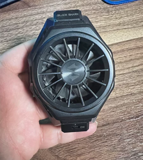 出黑鲨冰封散热背夹…买来后换了苹果新手机不...