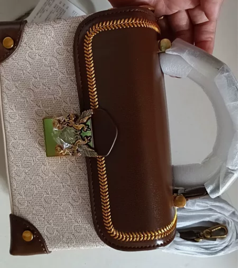 单肩斜挎包 感兴趣的话点“我想要”和我私聊...