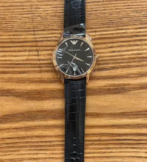 全新阿玛尼手表正品  原价3866  需要...