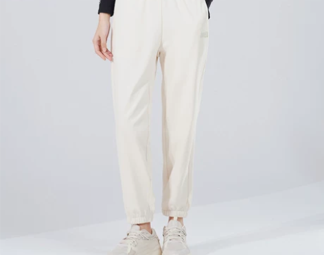 特步女裤休闲裤女2022春季新款运动宽松收...