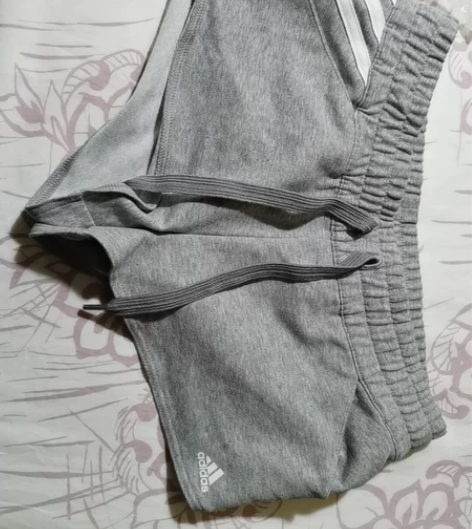 adidas运动裤 s码