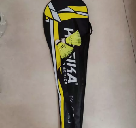 羽毛球拍，28出，要的朋友拿走，平时打的比...