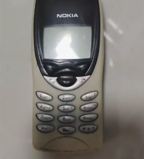 诺基亚6030老年机没有电池，充电宝耳机都...