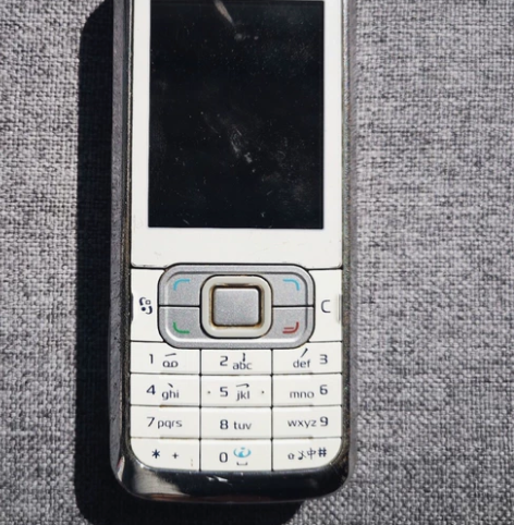 诺基亚6120c，成色见图，包邮！ 无拆无...