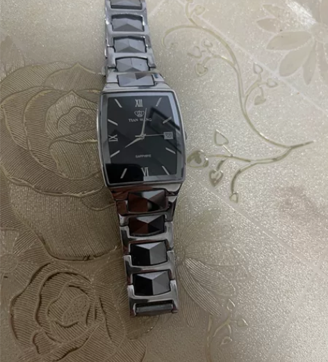 专柜买的1899元，买了几年了，刚换的原装...