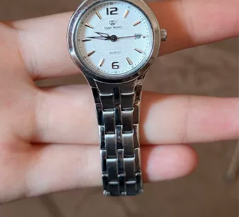天王手表，女士石英表，走时准确，功能都正常...