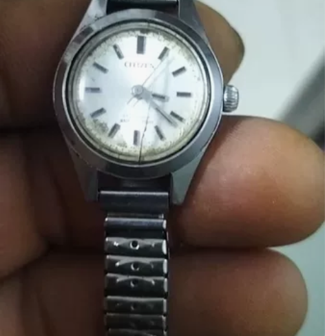 西铁城机械女表，2340A机芯，晃一晃能走...