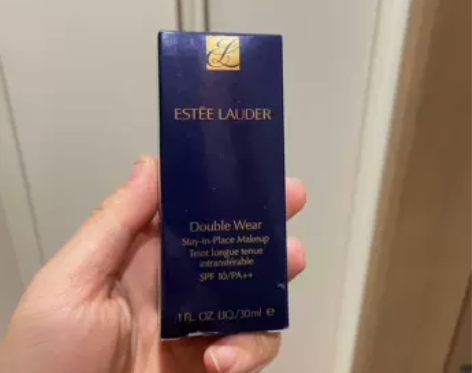 新入手的雅诗兰黛粉底液，色号为1w1，适合...