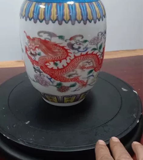 非常漂亮的一个花瓶，新的工艺品，景德镇薄胎...