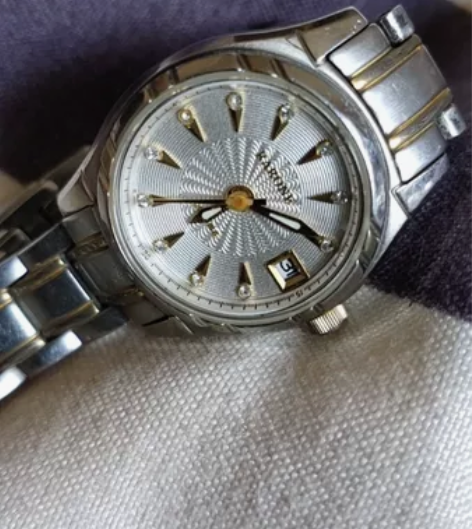 RAR0NE雷诺手表,女款石英表,日历好使...