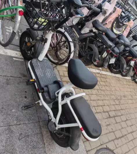 哈啰棒途电动车，购买2年整，无钥匙操作，自...