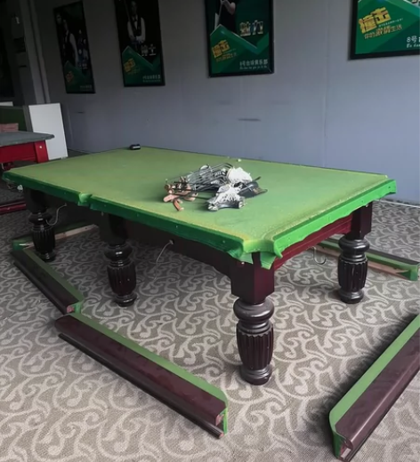精品台球桌，需要的私聊，回复可能较慢，望谅...