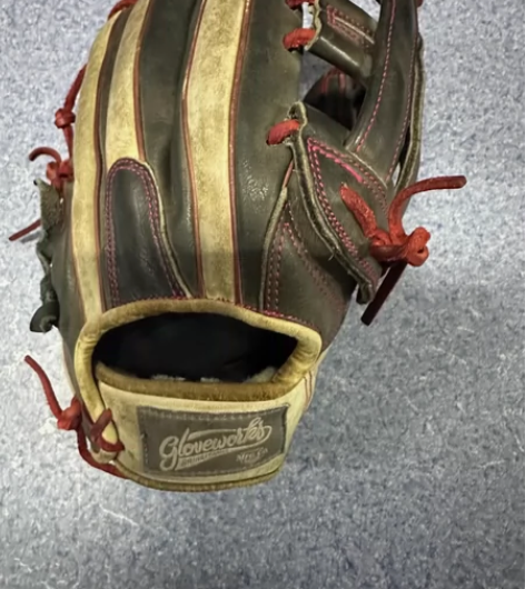 gloveworks棒球手套 棒垒球都能用...