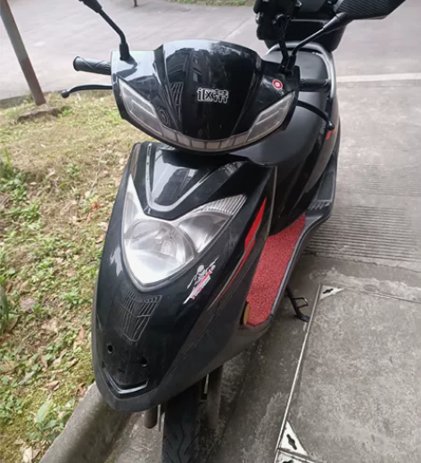 急用钱出售油踏板一台 22年的，11月，看...