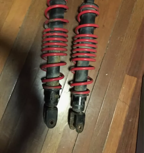 林海劲战液压后减震,孔距约34cm,成色一般,但性能良好,洗... 林海劲战液压后减震,孔距约34cm,成色一般,但性能良好,洗...