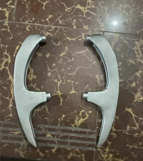 飞鹰R25后扶手，京东，淘宝好几百，便宜出...