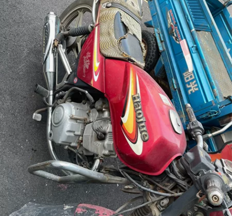 刚买的消音器，近10成新，没骑行，光试了试...