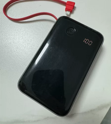 倍思充电宝20000毫安超大容量，自带苹果...