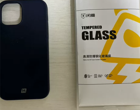 Momax摩米士iPhone 12液态硅胶...